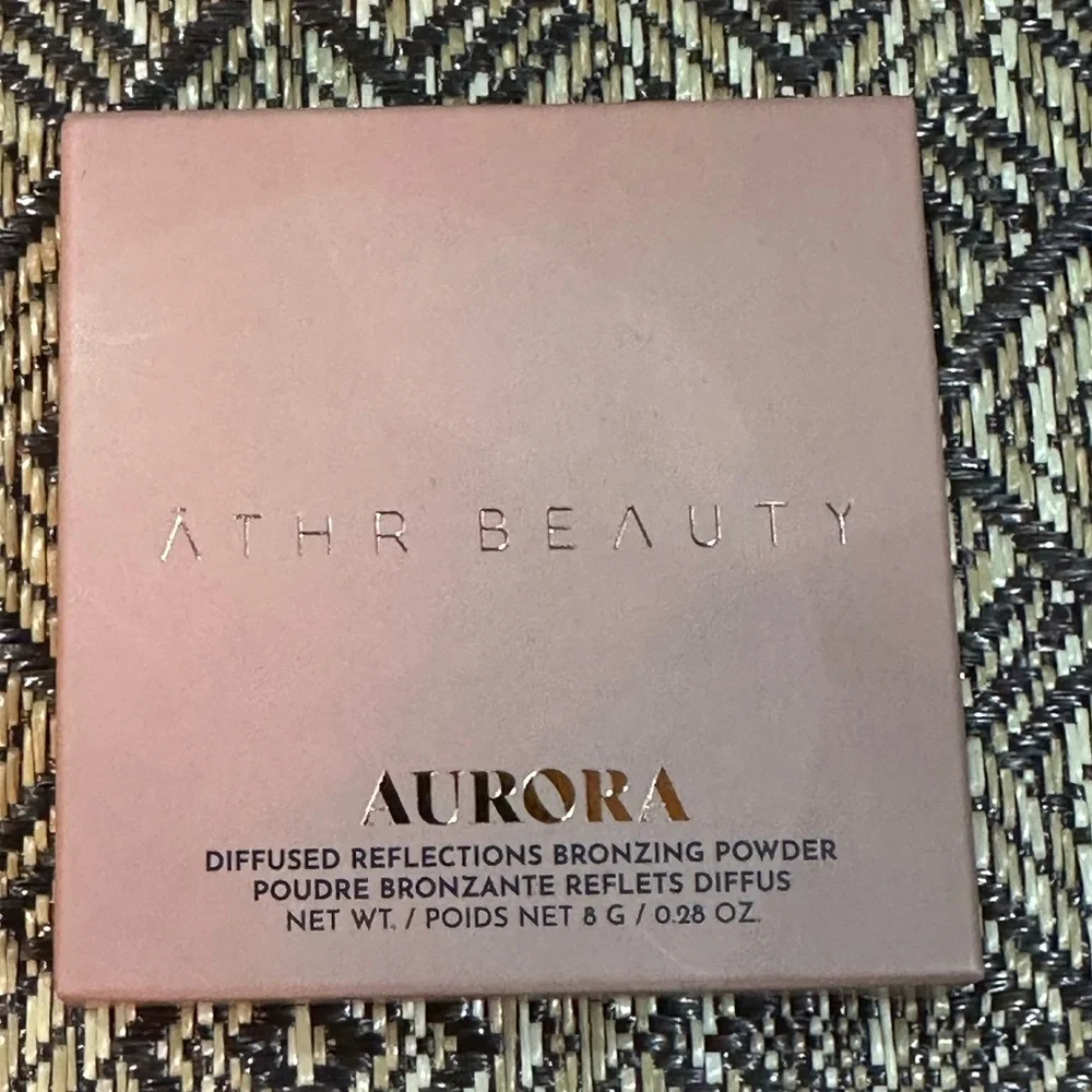 ATHR BEAUTY Diffused Reflections Bronzing Powder - Color: Aurora
